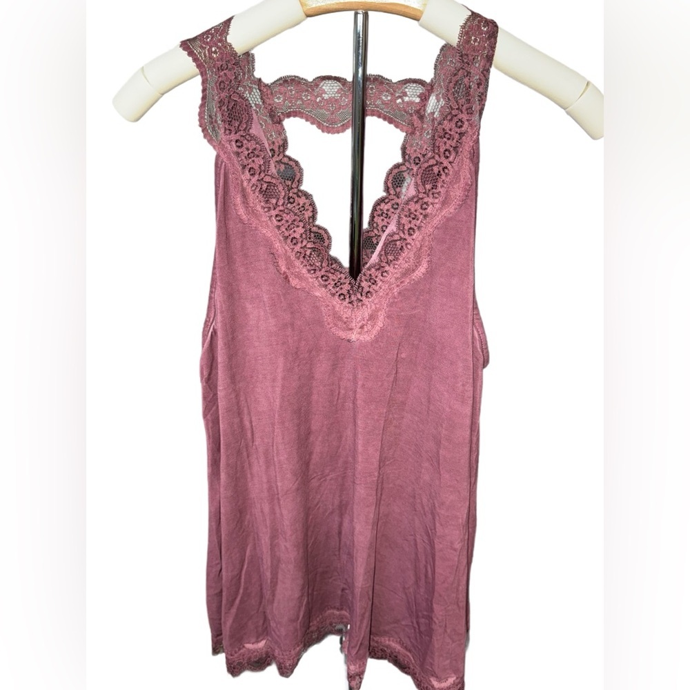 POL Lace Trim Tank Top in Dusty Rose
